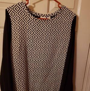 ( Chico's) Womans Blouse Sz 1 equivalent to a Sz M